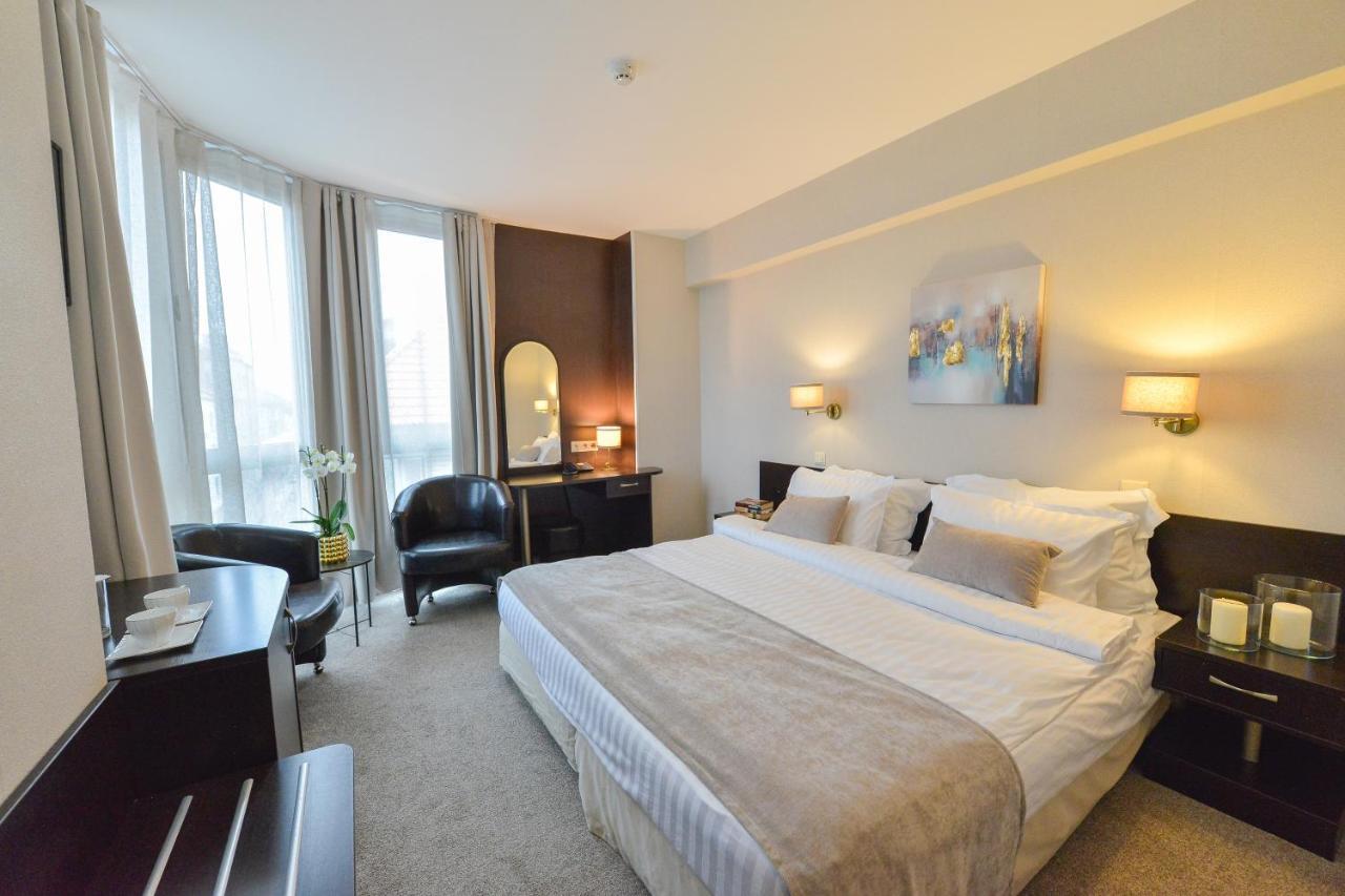 Art Plaza Hotel โซเฟีย ภายนอก รูปภาพ